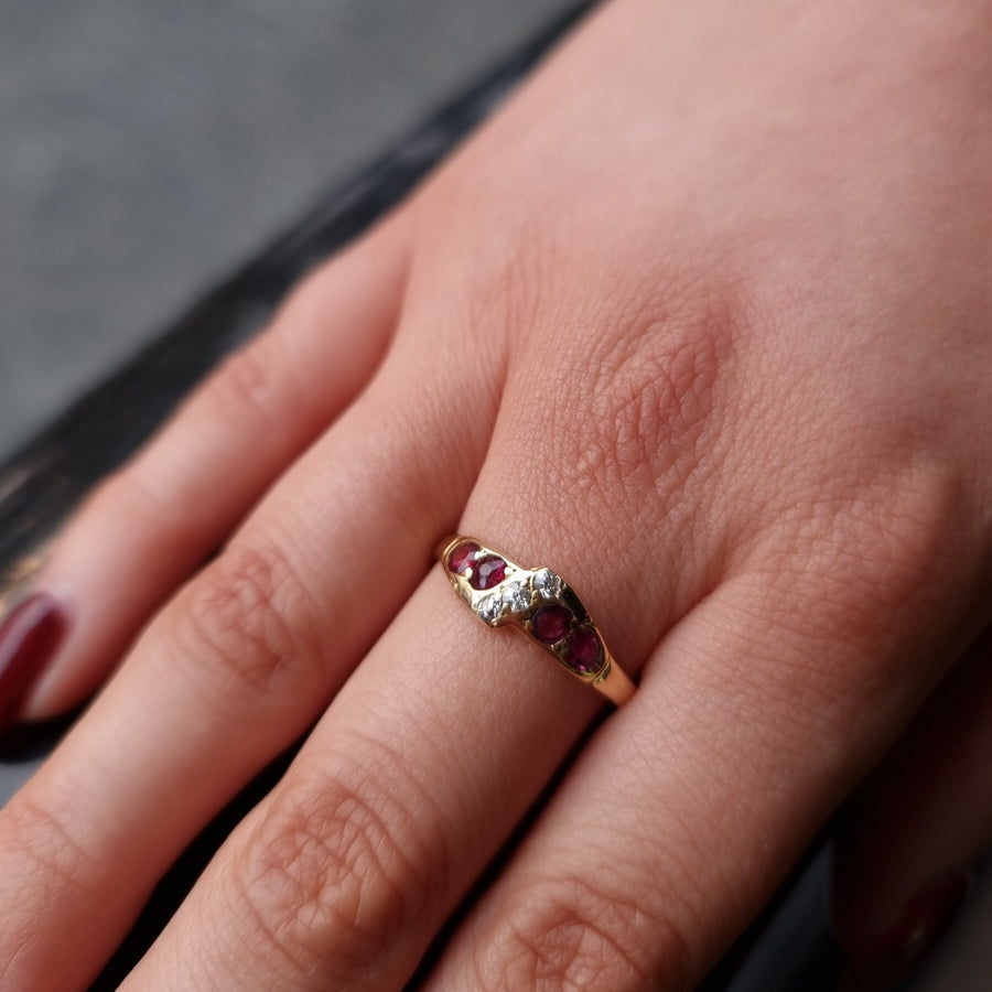 18ct Ruby & Diamond Ring