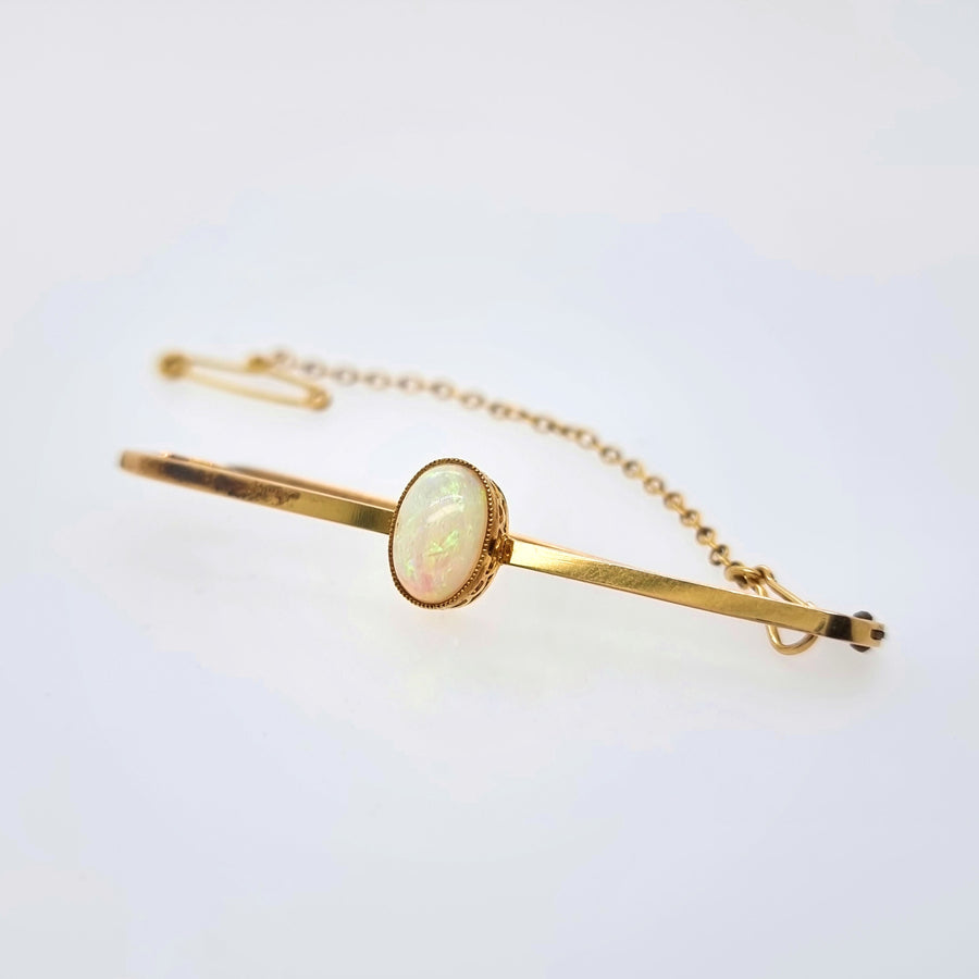 15ct Oval Opal Bar Brooch