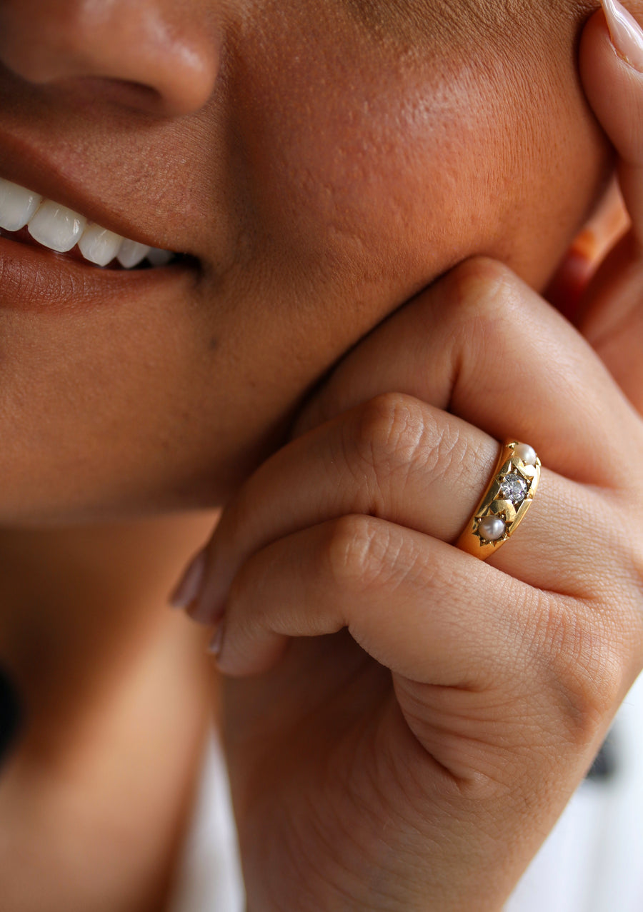 18ct Yellow Gold Diamond & Pearl Ring
