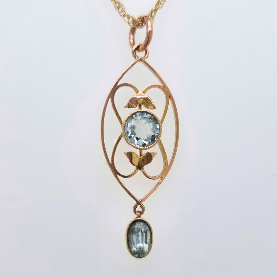 15ct Yellow Gold Aquamarine Pendant & Chain