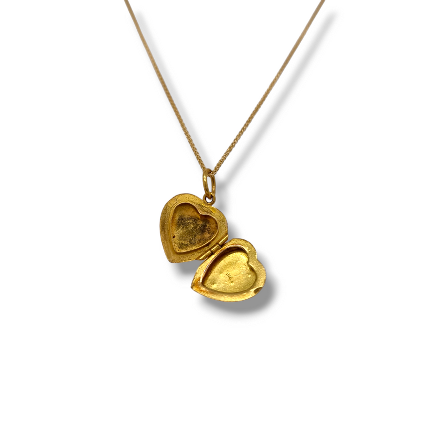 22ct Gold Antique Locket & Chain