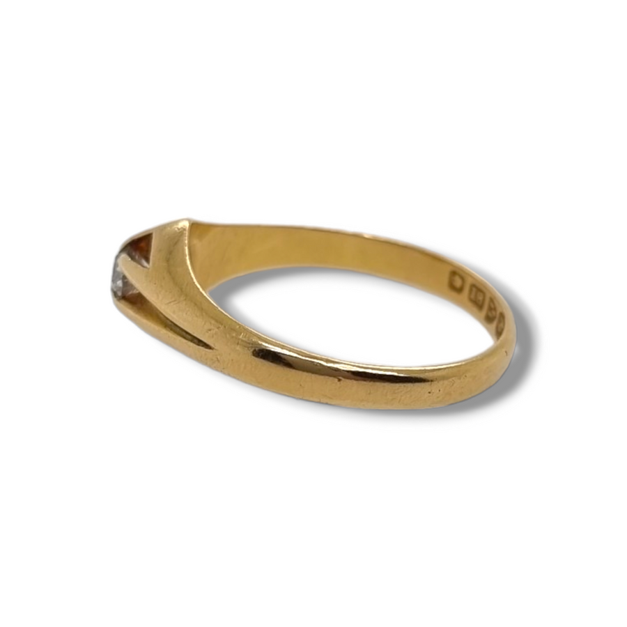 18ct Yellow Gold Diamond Ring