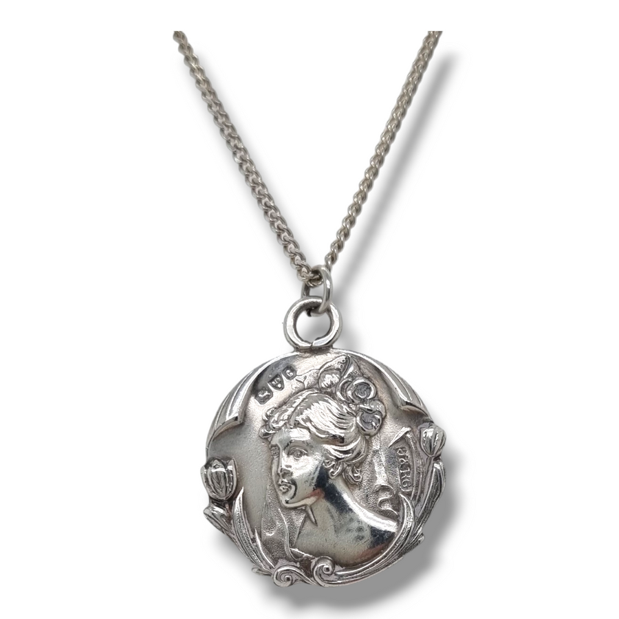Chester Hallmark Silver Pendant & Chain