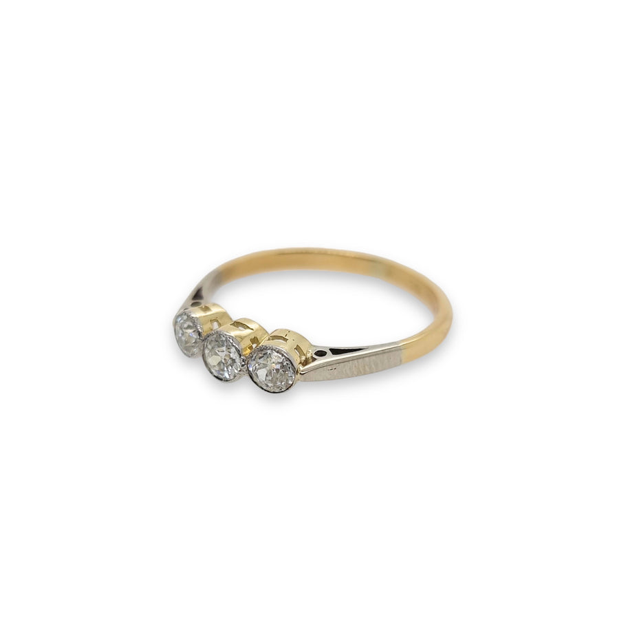 18ct Yellow Gold Three Stone Ring