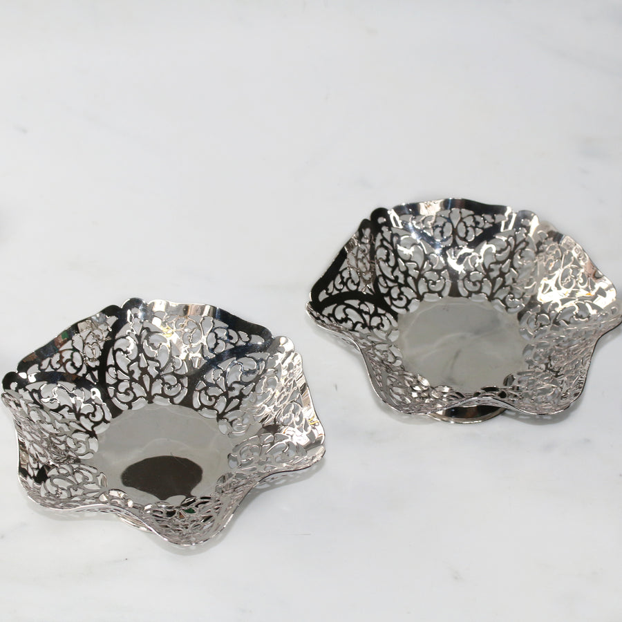 London 1962 Pair of Silver Pedestal Dishes