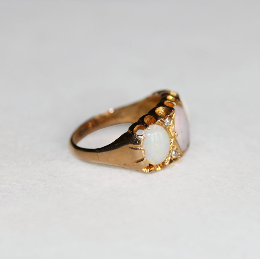 18ct Yellow Gold Opal and Diamond 3 Stone Ring