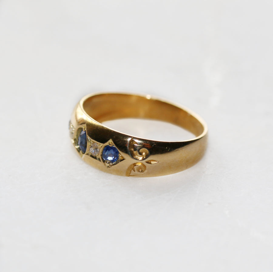 18ct Yellow Gold Sapphire & Diamond Ring