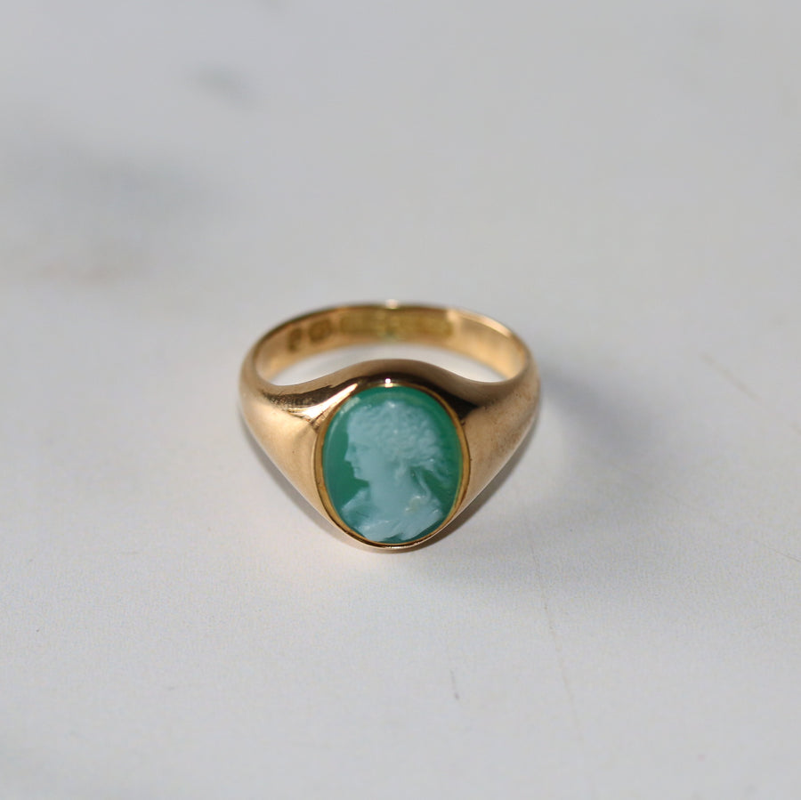 18ct Yellow Gold Green Agate Cameo Signet Ring