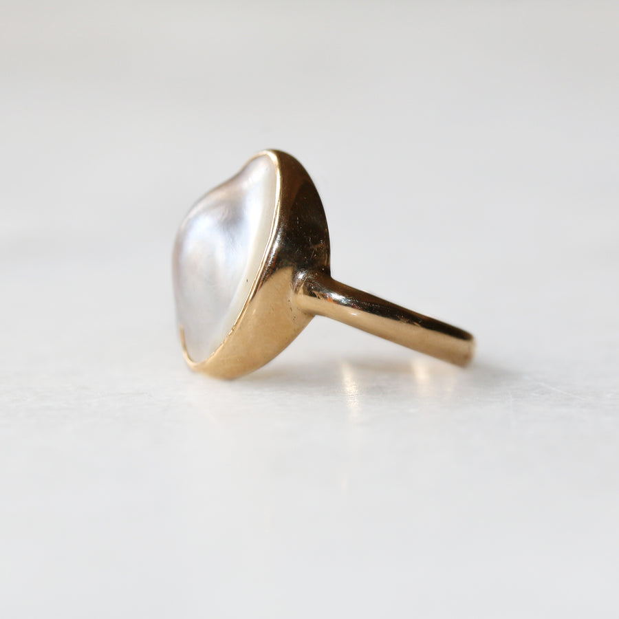 18ct Yellow Gold Blister Pearl Dress Ring